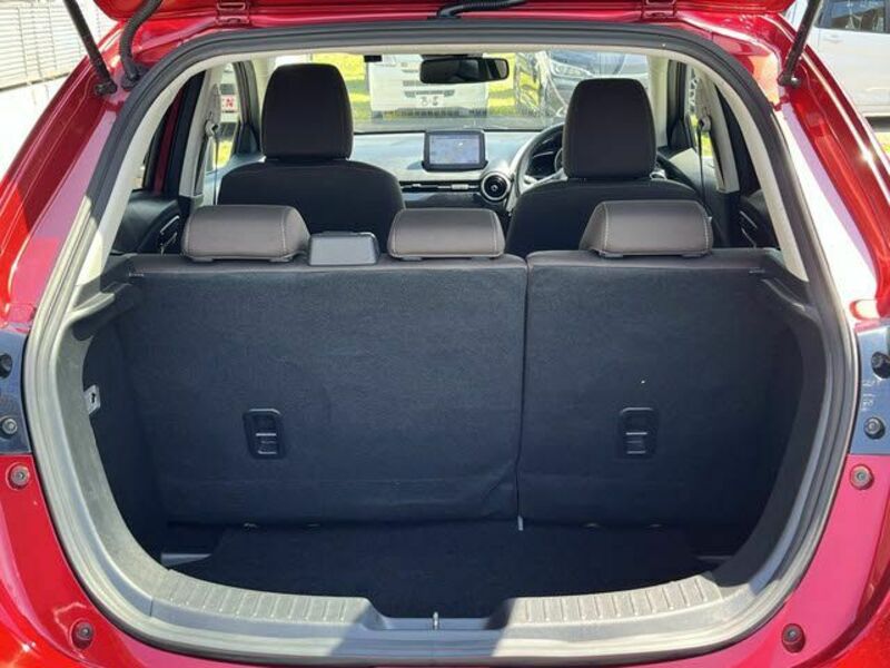MAZDA2