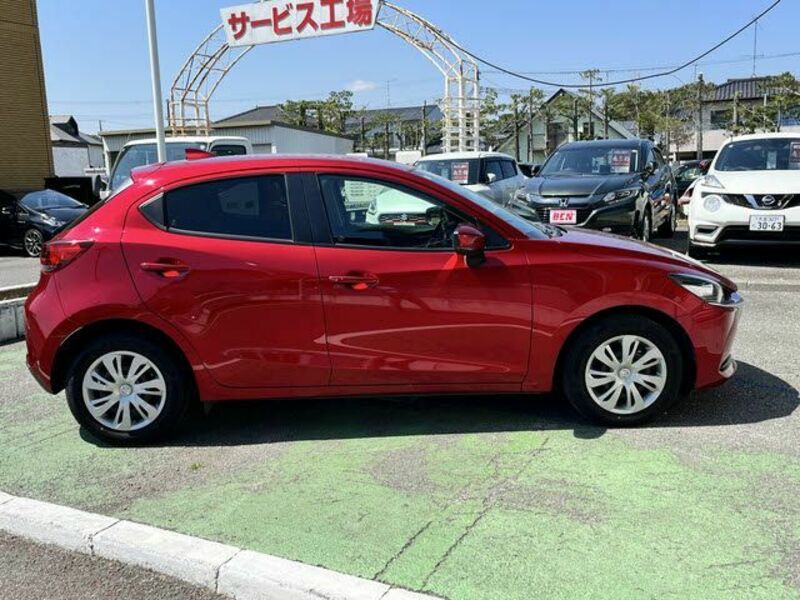 MAZDA2