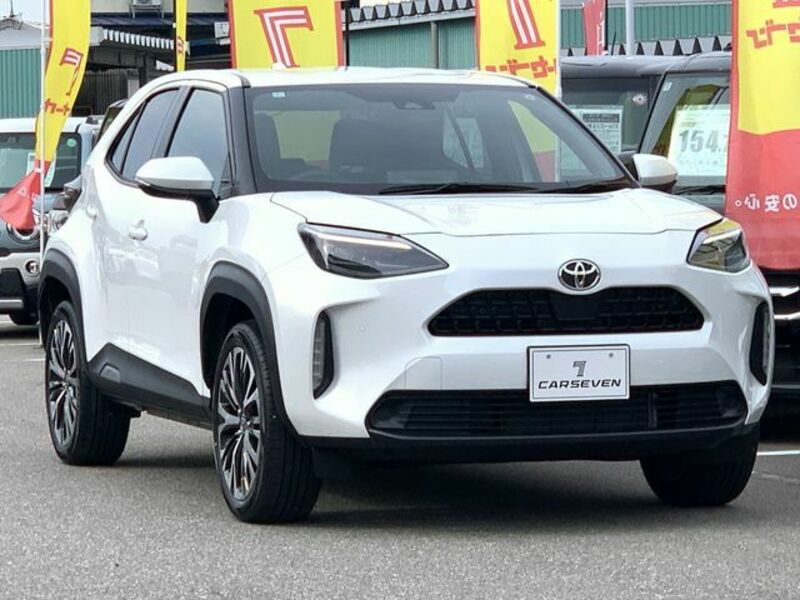 YARIS CROSS