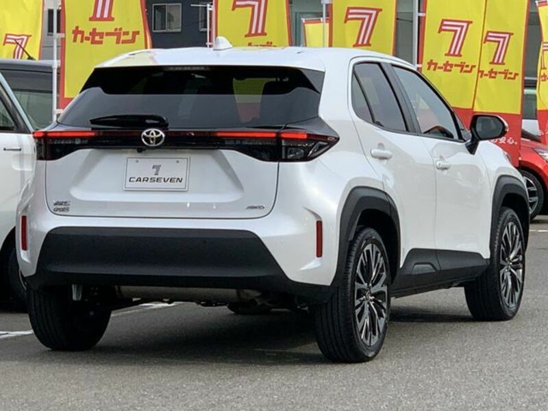 YARIS CROSS