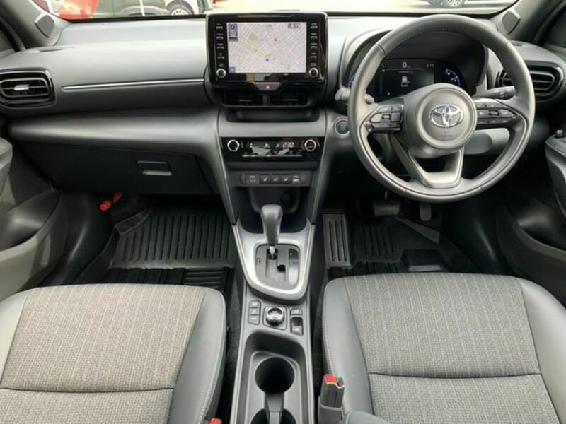 YARIS CROSS