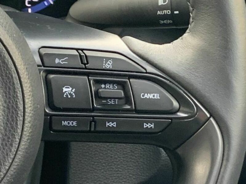 YARIS CROSS