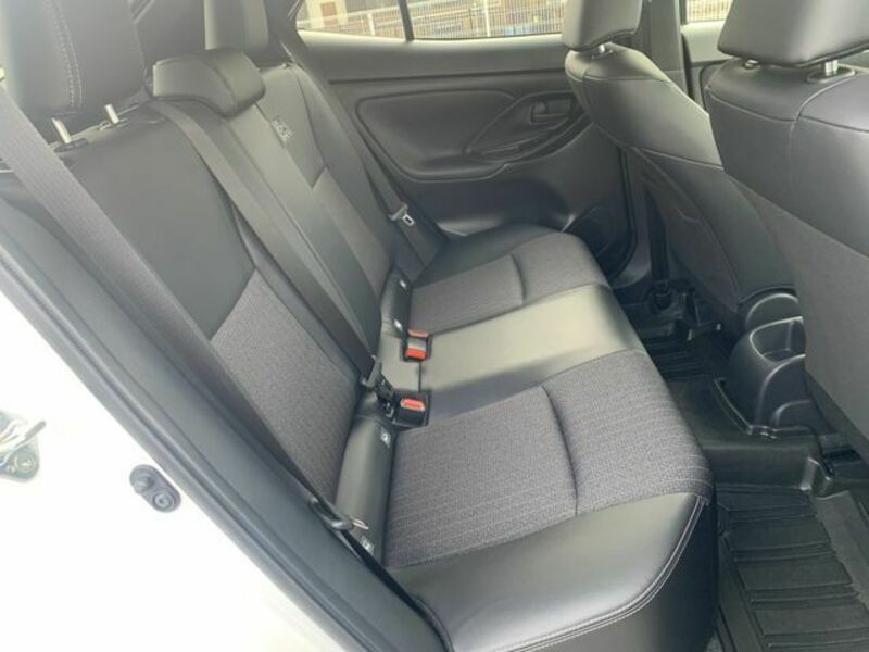 YARIS CROSS