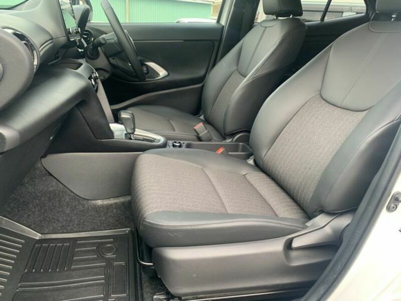 YARIS CROSS