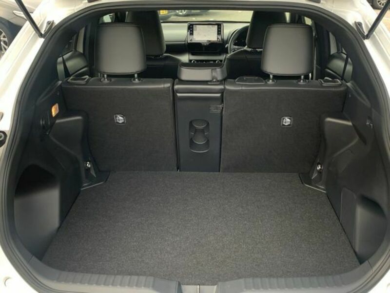 YARIS CROSS