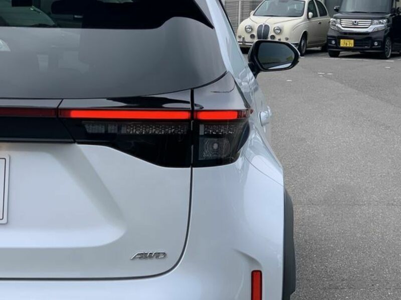 YARIS CROSS