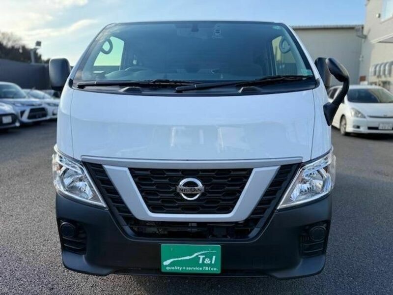 NV350 CARAVAN-19