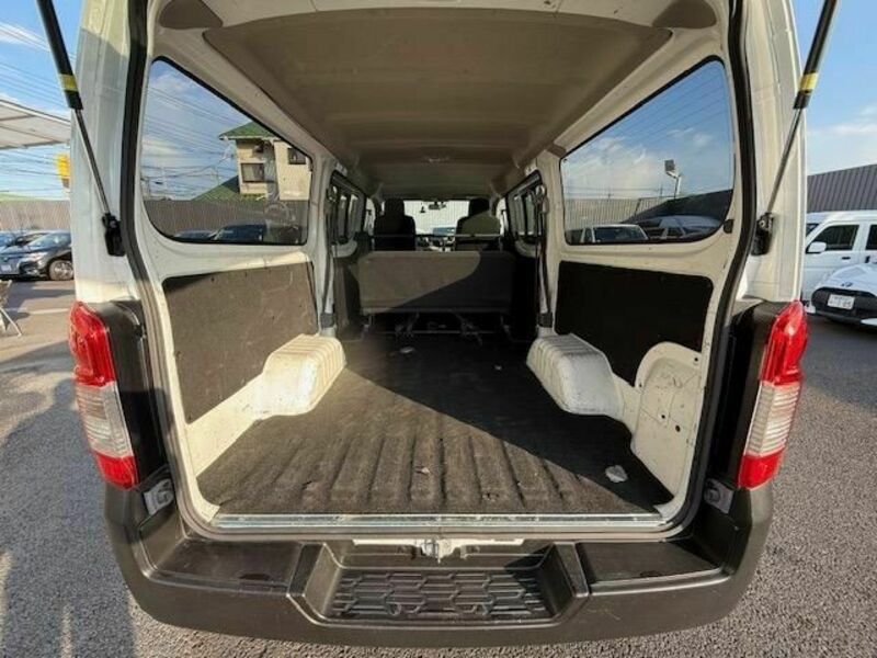 NV350 CARAVAN-21