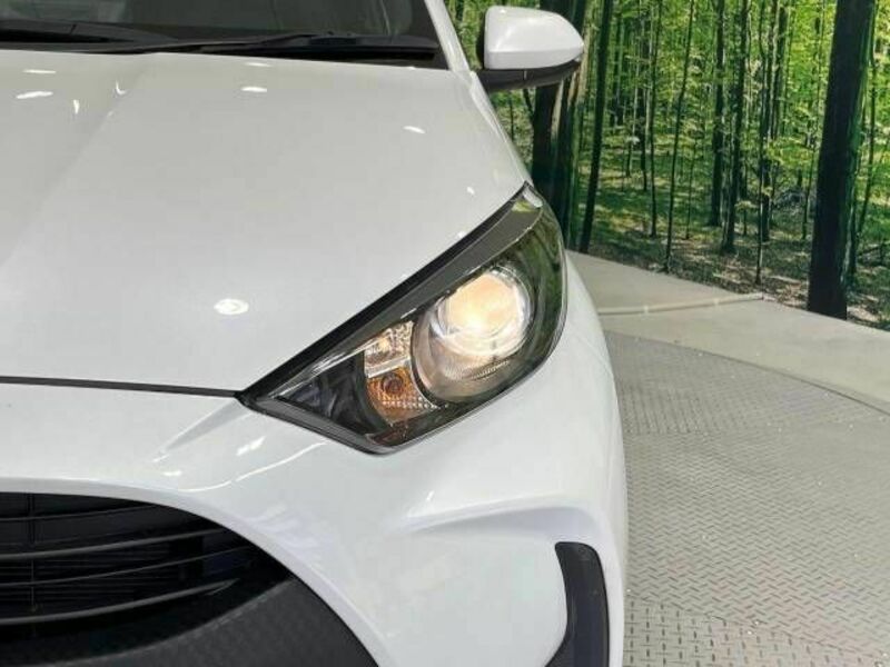 YARIS-11