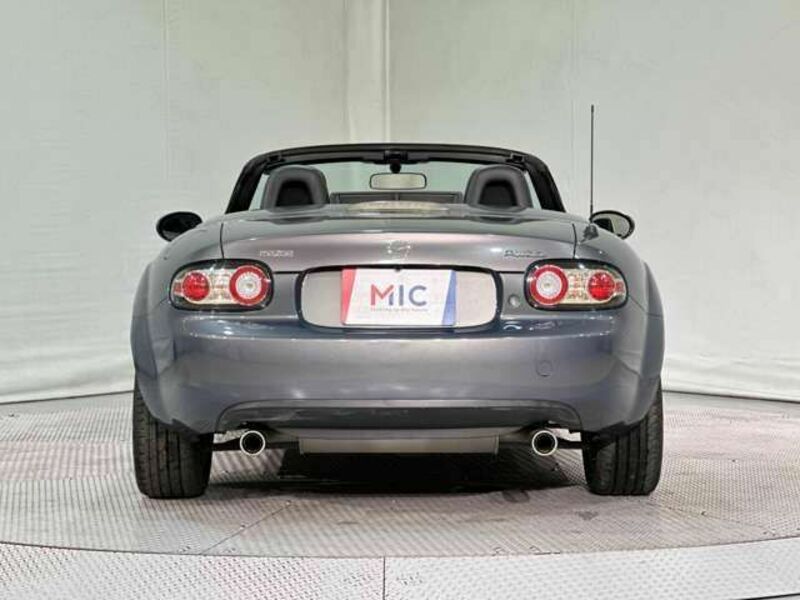 ROADSTER