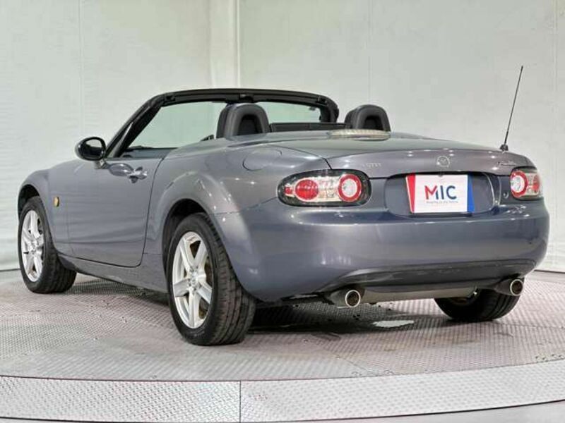 ROADSTER