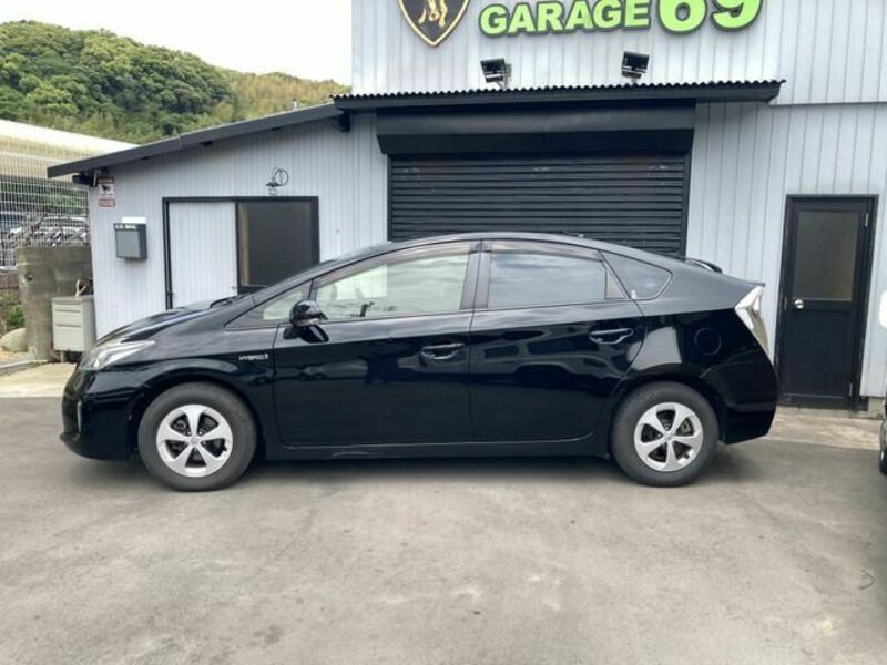 PRIUS-9