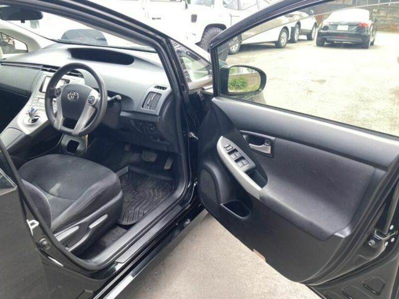 PRIUS-11
