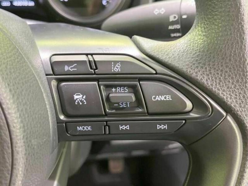 YARIS CROSS