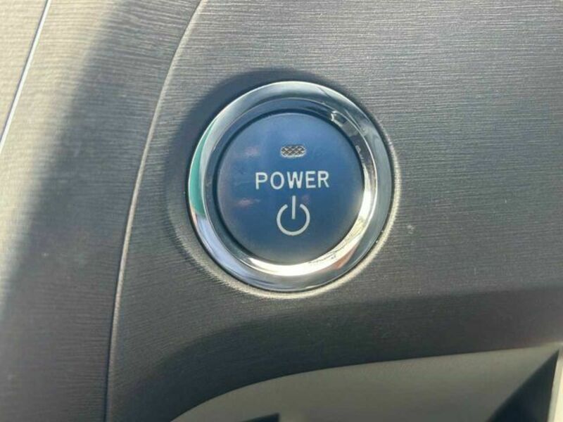PRIUS-8