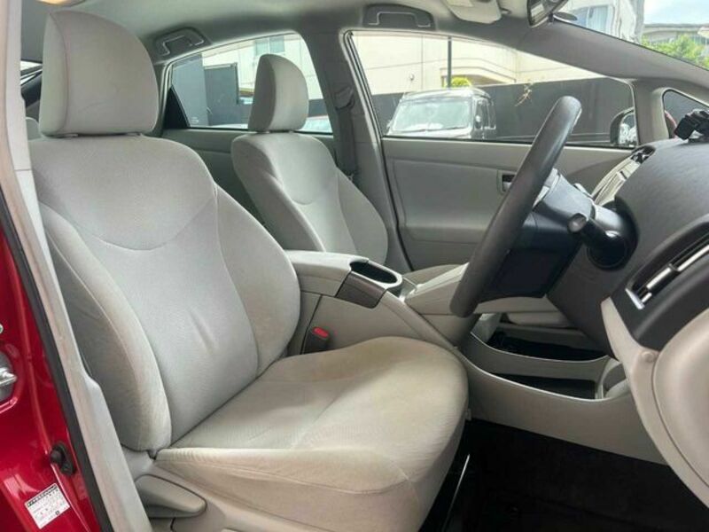 PRIUS-12