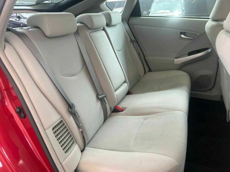 PRIUS-13