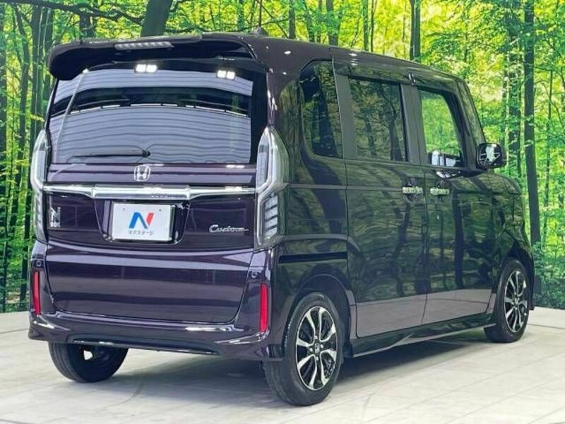 N BOX CUSTOM