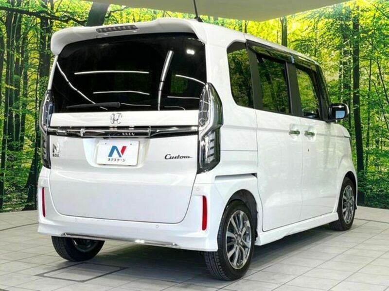 N BOX CUSTOM