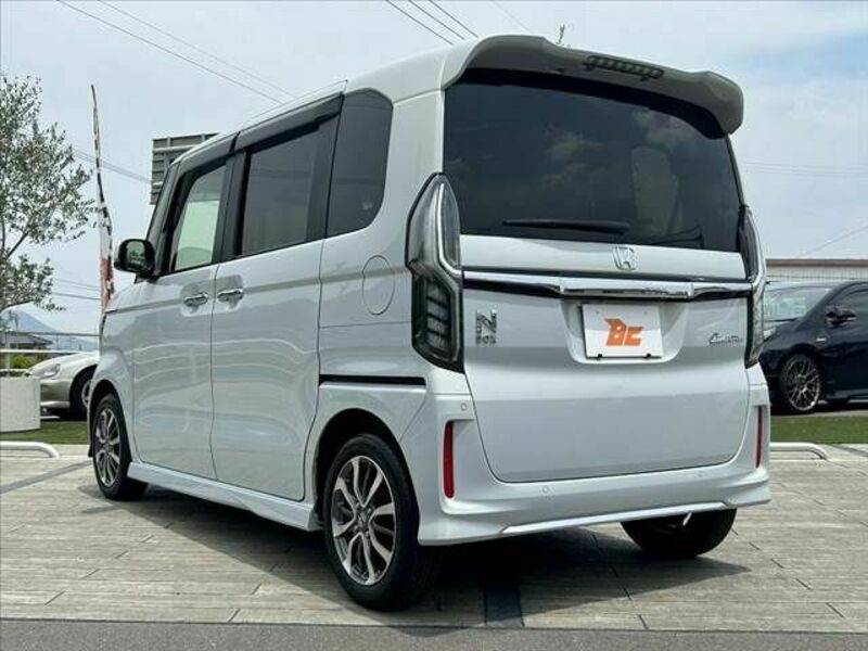 N BOX CUSTOM