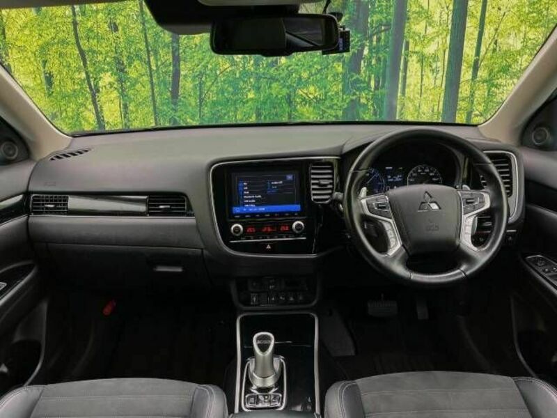OUTLANDER PHEV-1