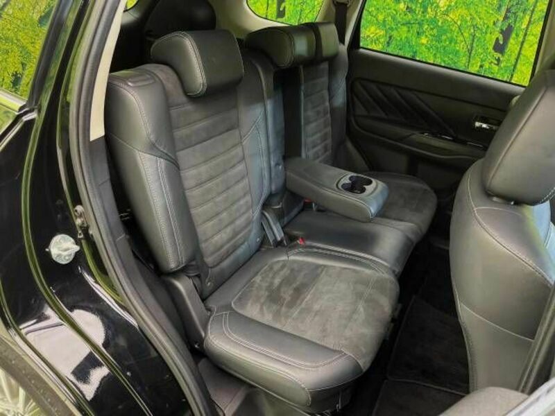 OUTLANDER PHEV-8