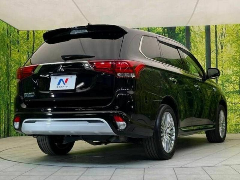 OUTLANDER PHEV-16