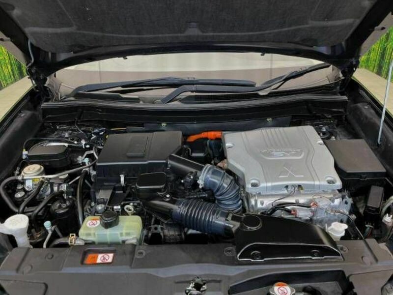 OUTLANDER PHEV-17