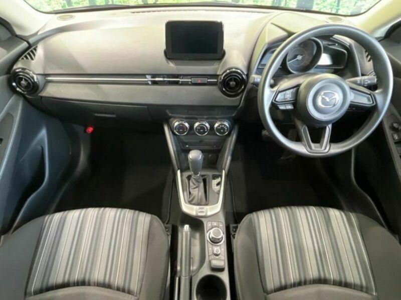 MAZDA2-1