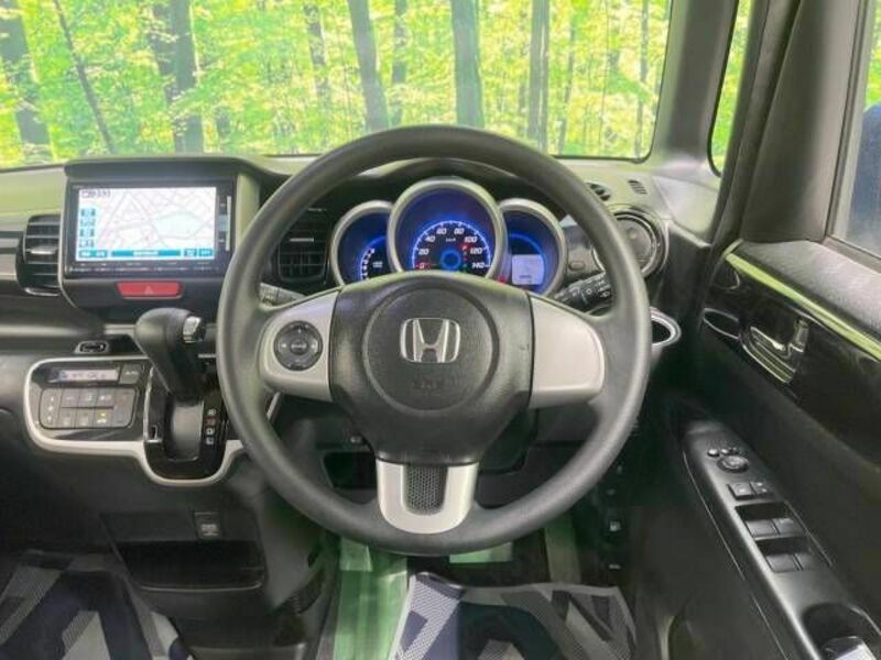 N BOX CUSTOM
