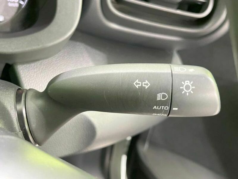 YARIS-7