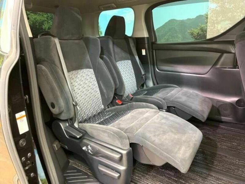 VELLFIRE-9
