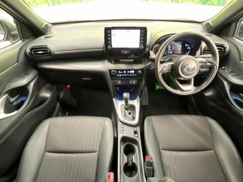 YARIS CROSS