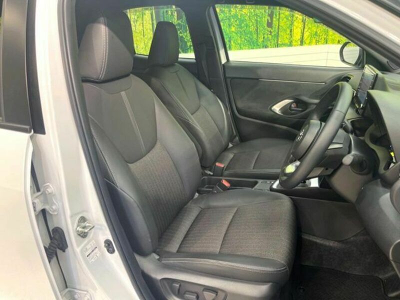 YARIS CROSS