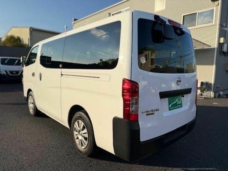 NV350 CARAVAN-1