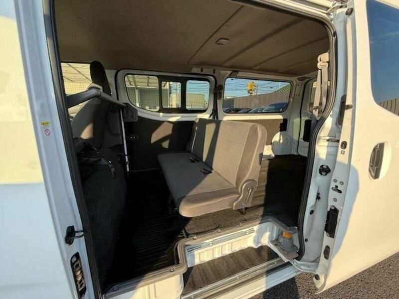 NV350 CARAVAN-15