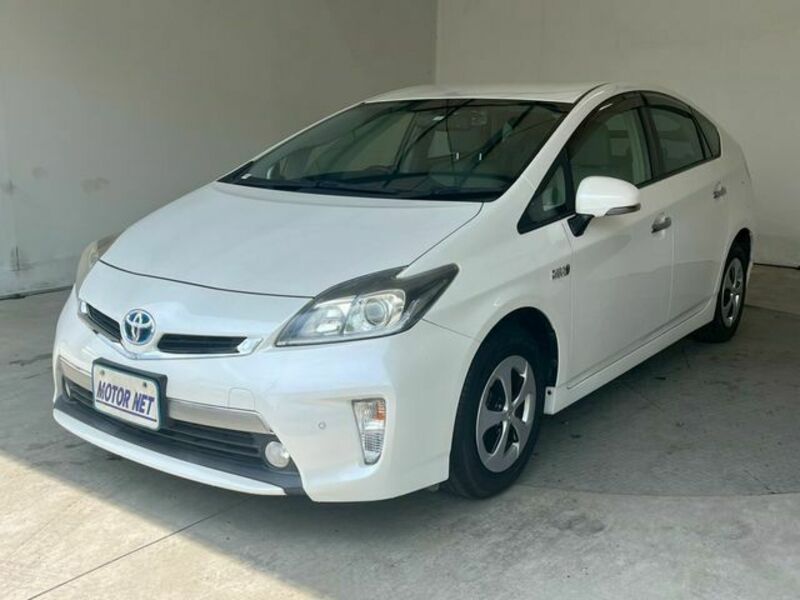 TOYOTA PRIUS PHV