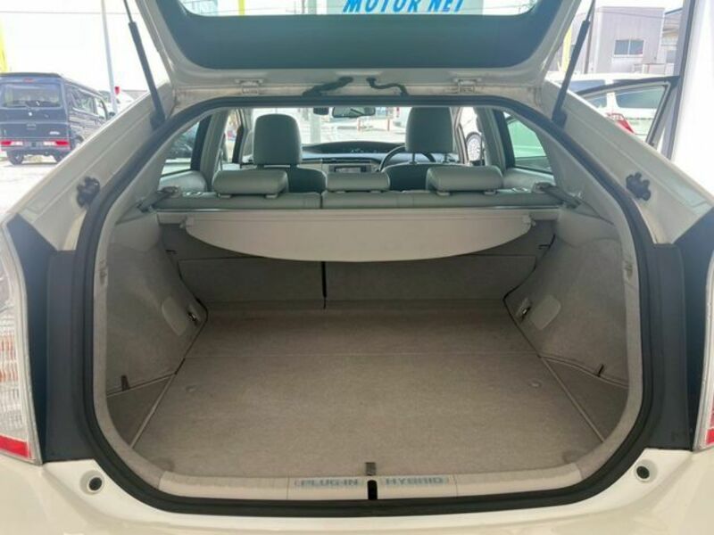 PRIUS PHV