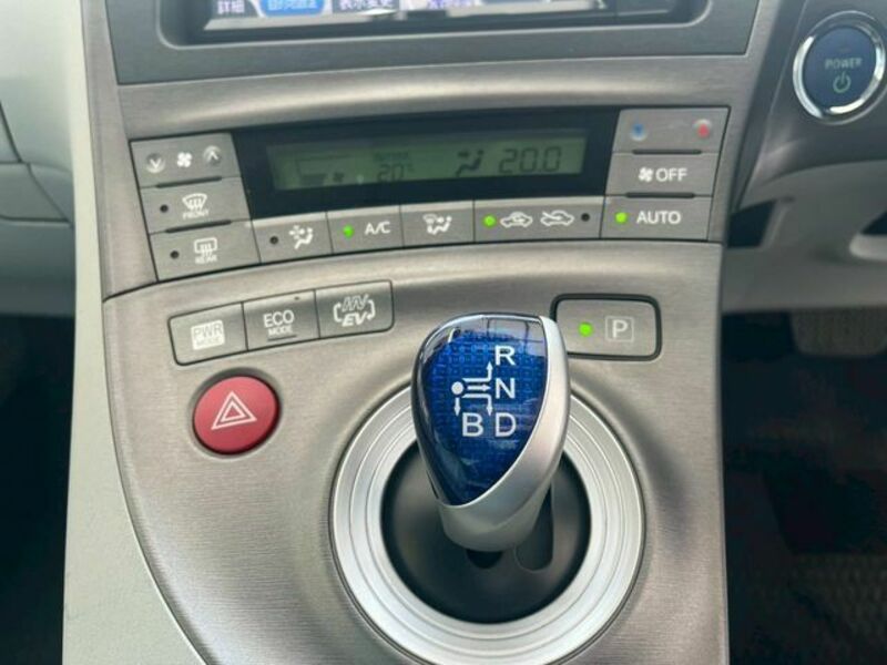 PRIUS PHV