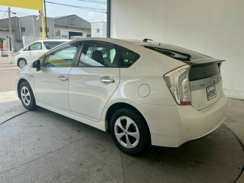 PRIUS PHV