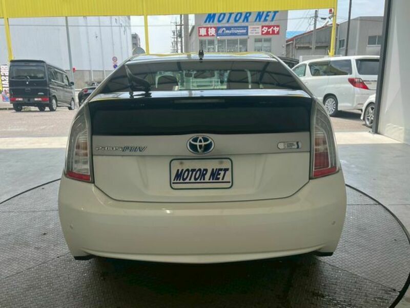 PRIUS PHV