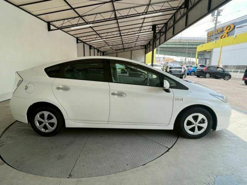 PRIUS PHV