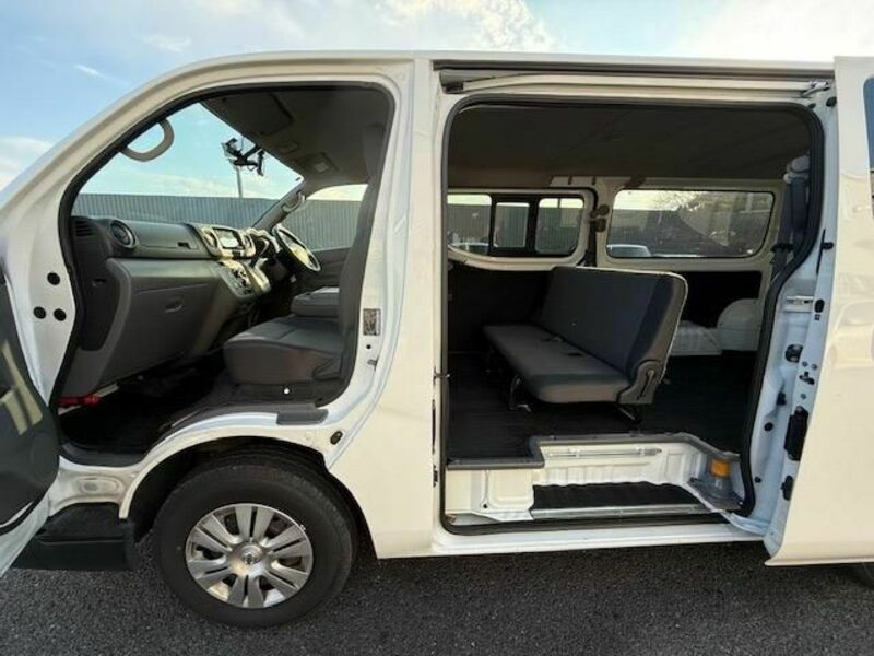 NV350 CARAVAN-16