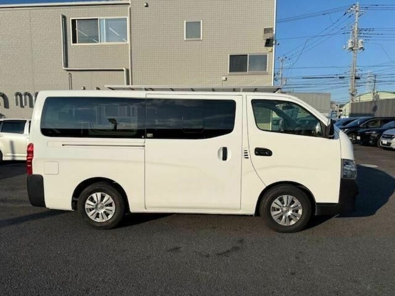 NV350 CARAVAN-24