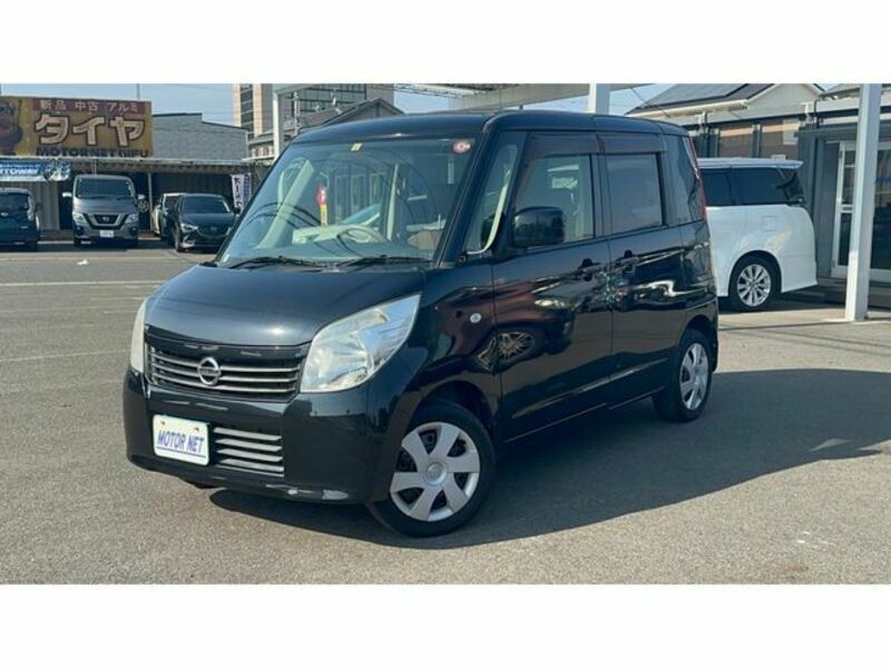 NISSAN ROOX