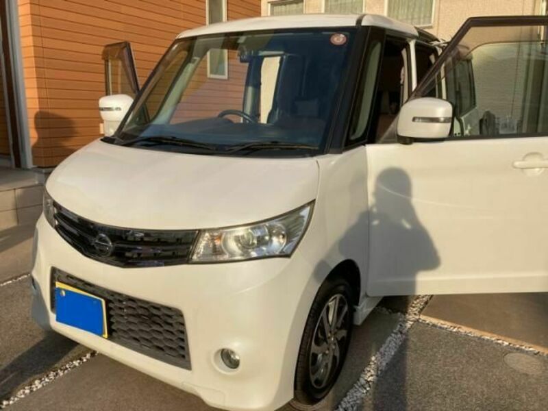 NISSAN ROOX