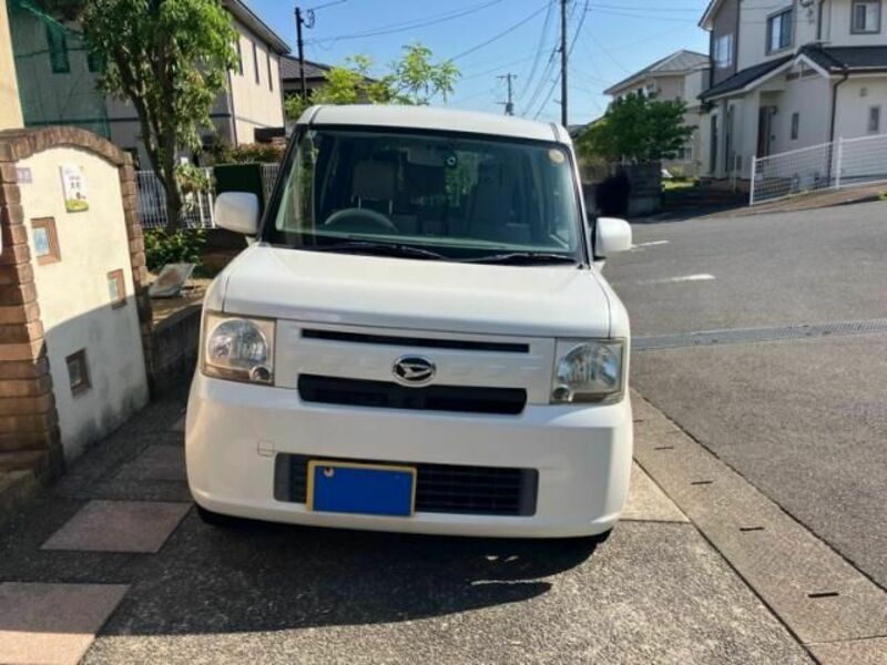 DAIHATSU MOVE CONTE