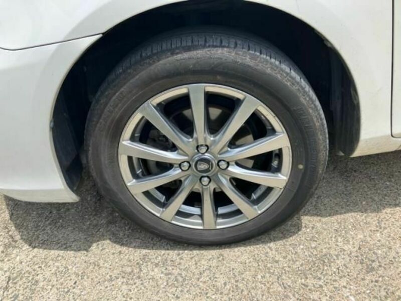 COROLLA AXIO