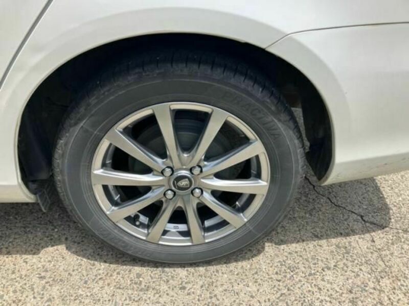 COROLLA AXIO