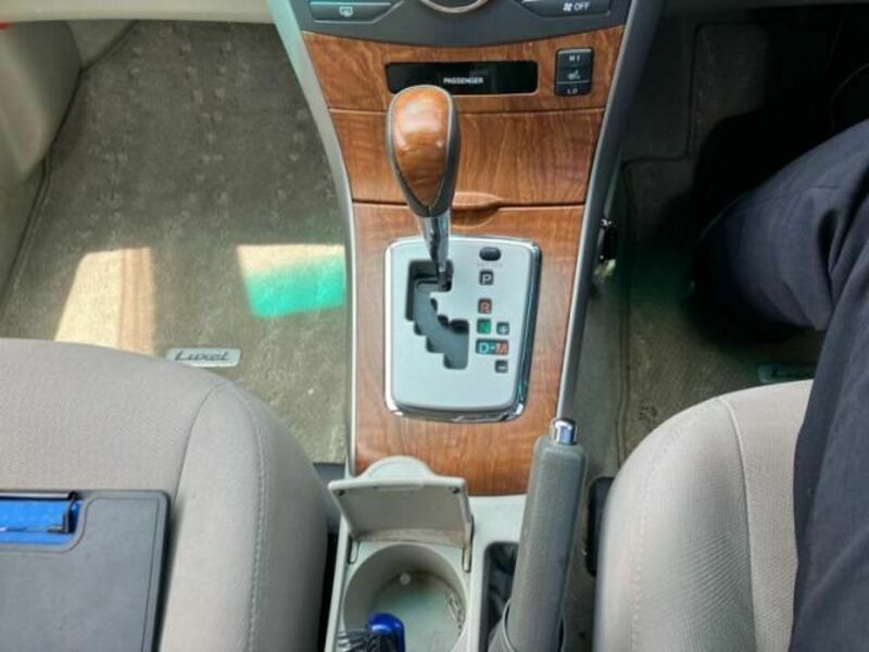 COROLLA AXIO